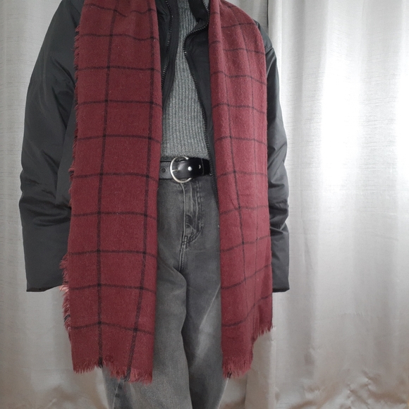 Italian vintage fringe scarf. - Picture 6 of 6